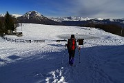 Alla croce del Monte Ocone (1363 m) dalla Forcella Alta il 20 febbraio 2016 - FOTOGALLERY